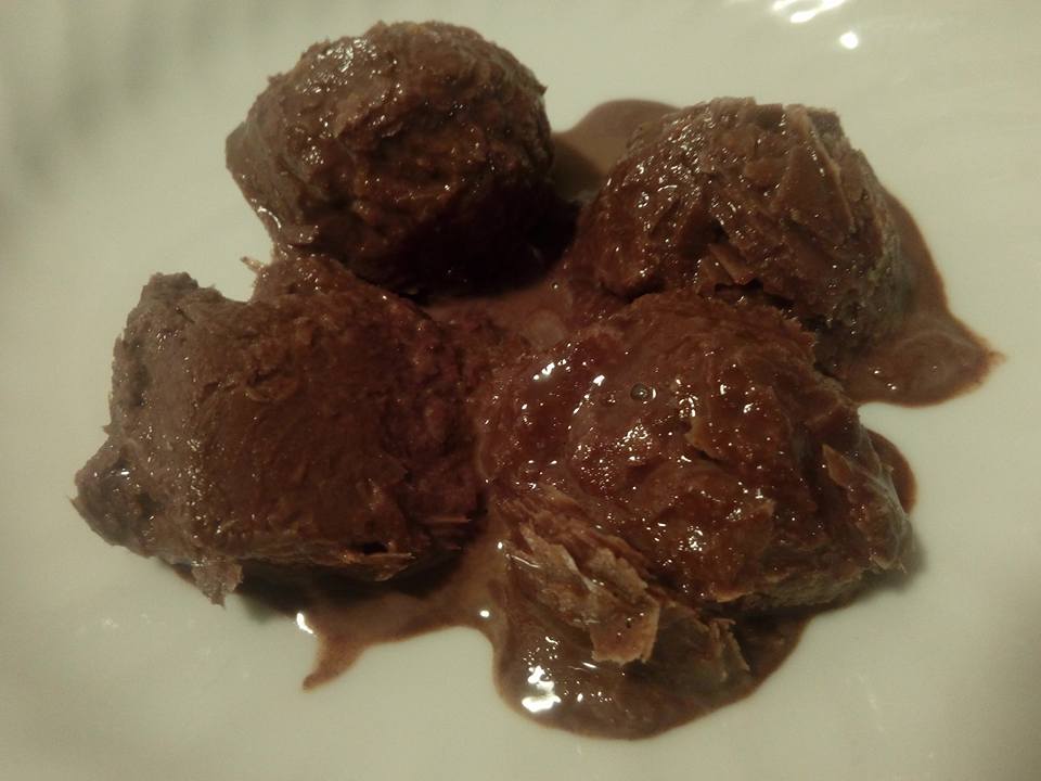 DIY Chocolate ice cream1